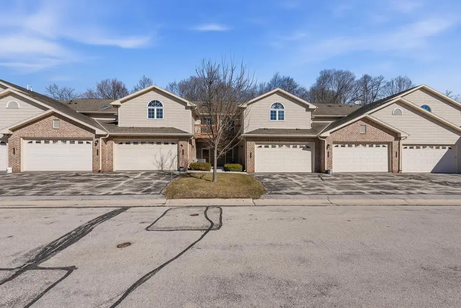 17940 W Jacobs Ridge COURT, New Berlin, WI 53146 - #2