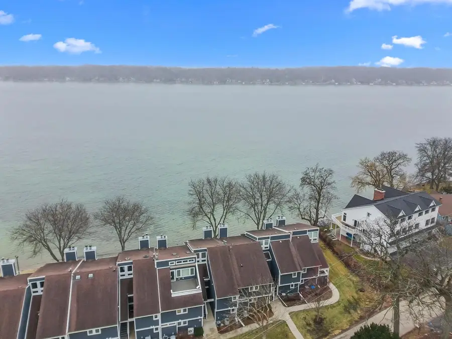 514 Bay View AVENUE #28, Twin Lakes, WI 53181 - #2