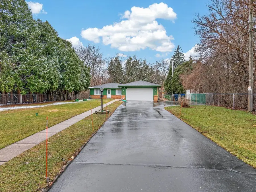 W231S2543 Racine AVENUE, Waukesha, WI 53186 - #3