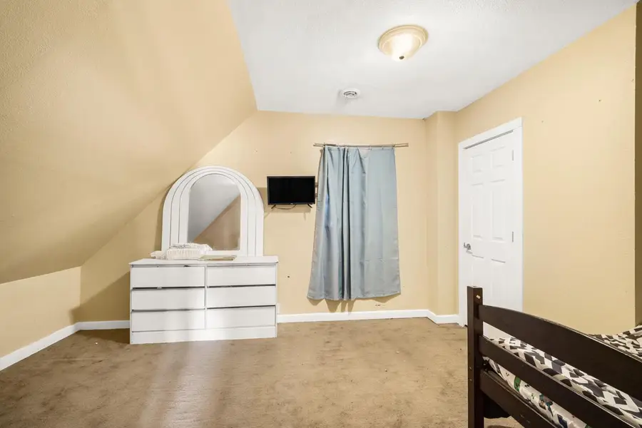 2375 S 15th PLACE, Milwaukee, WI 53215 - #3