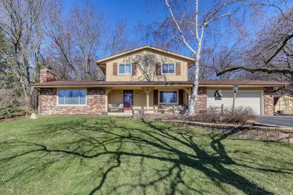 N51W27550 Lettie LANE, Pewaukee, WI 53072