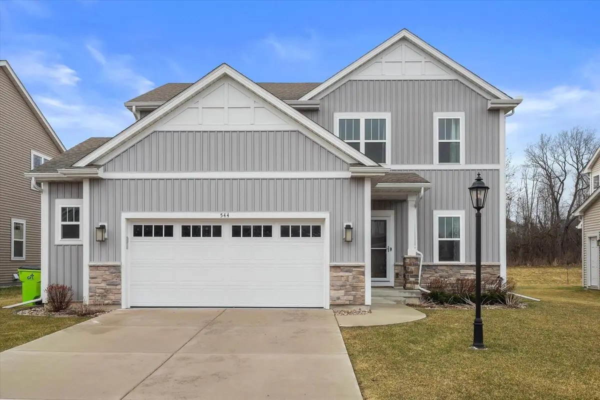544 Wild Oak ROAD, Hartland, WI 53029 - #1