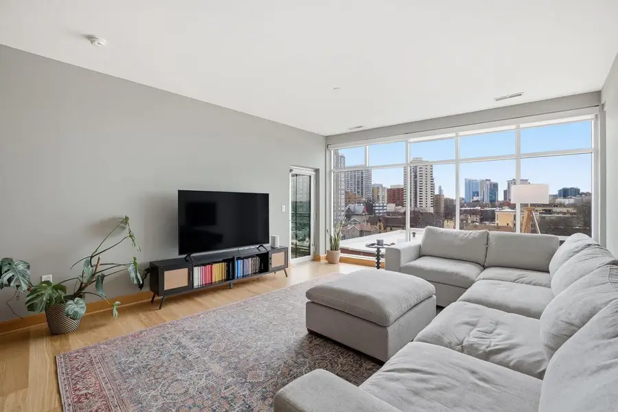 1550 E Royall PLACE #502, Milwaukee, WI 53202 - #2