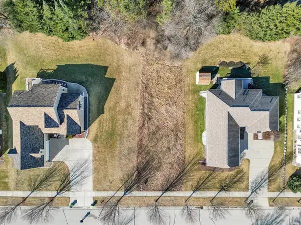 1503 RED OAK DRIVE, Hartford, WI 53027