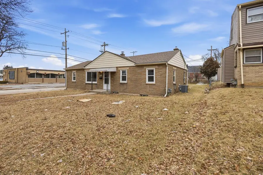 3956 75th STREET, Milwaukee, WI 53216 - #2