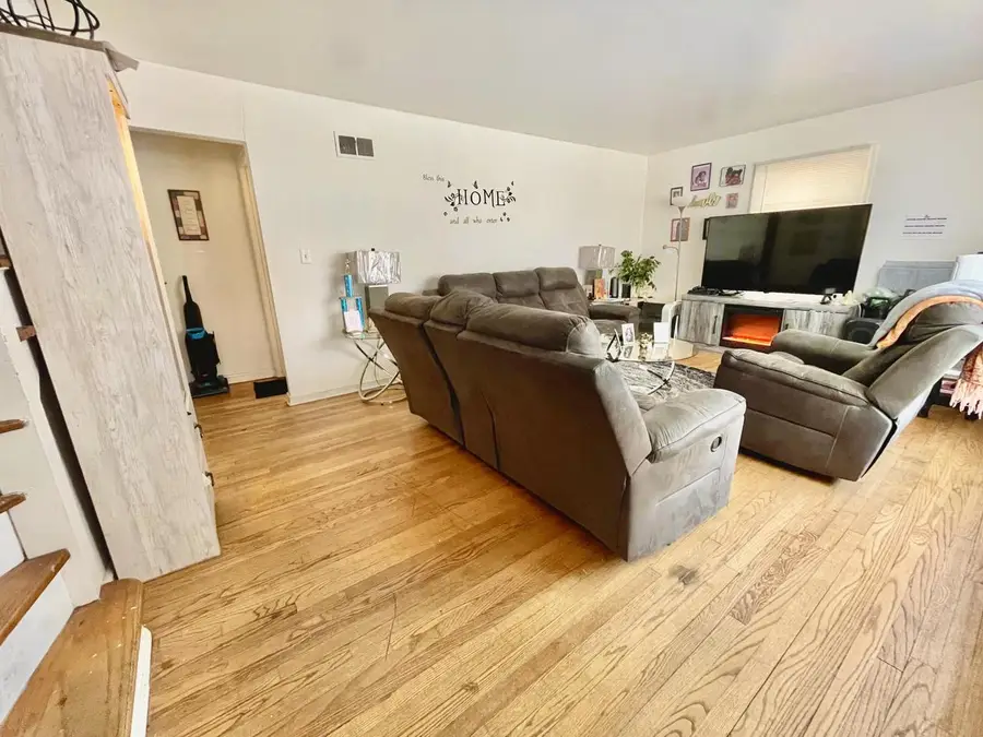 7225 W Vienna COURT, Milwaukee, WI 53216 - #2