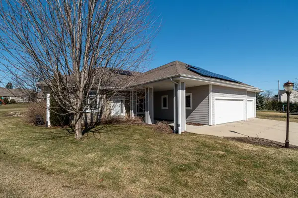 2308 Coldwater Creek DRIVE, Waukesha, WI 53188