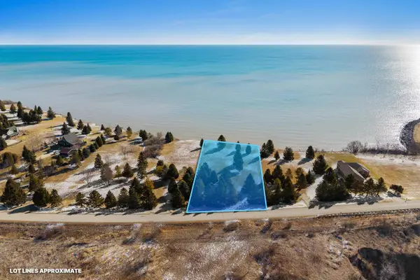 606 LAKESHORE DRIVE, Kewaunee, WI 54216