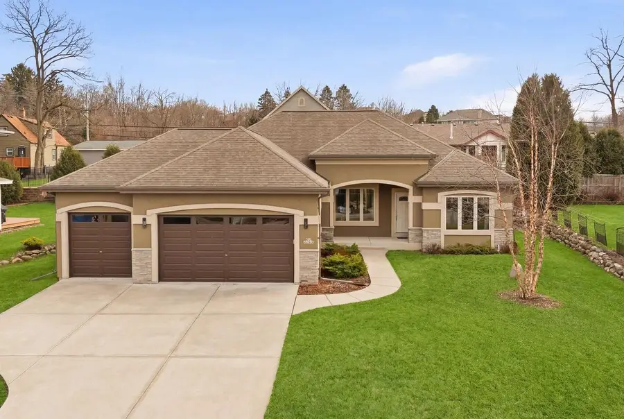 N27W27075 Woodland DRIVE, Pewaukee, WI 53072 - #2