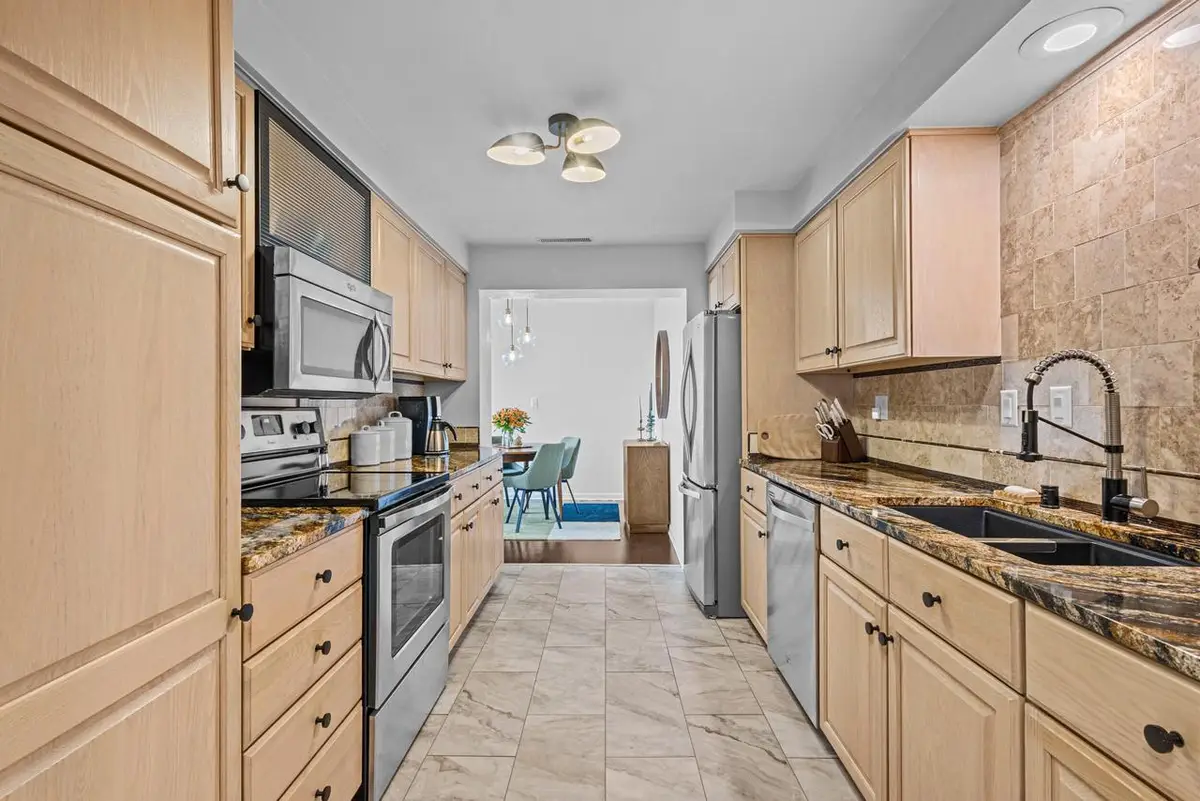 2525 S Shore DRIVE #14C, Milwaukee, WI 53207 - #1