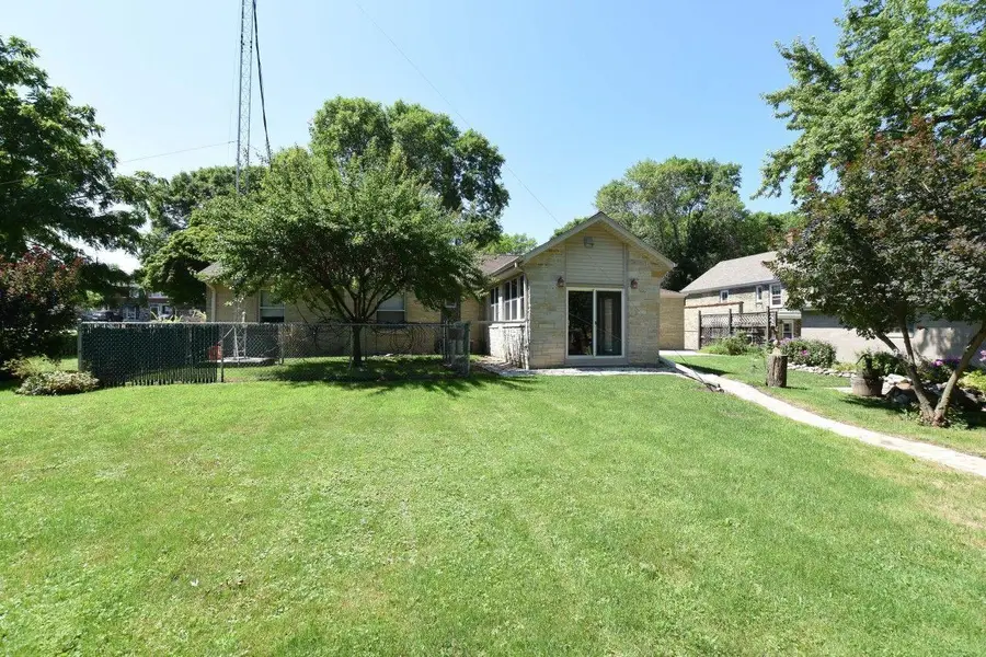 4230 S Packard AVENUE, Saint Francis, WI 53235 - #3