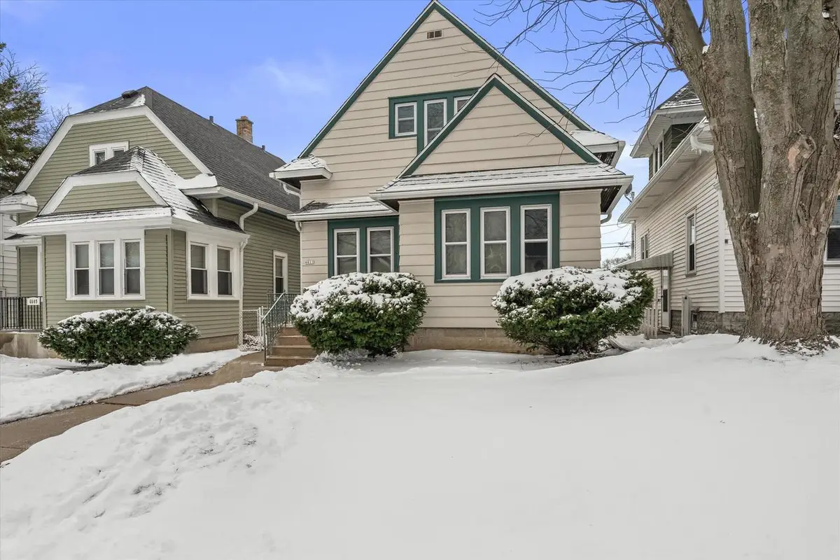 6611 W Moltke AVENUE, Milwaukee, WI 53210 - #1