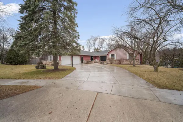 1324 RHYNIE COURT, West Bend, WI 53095
