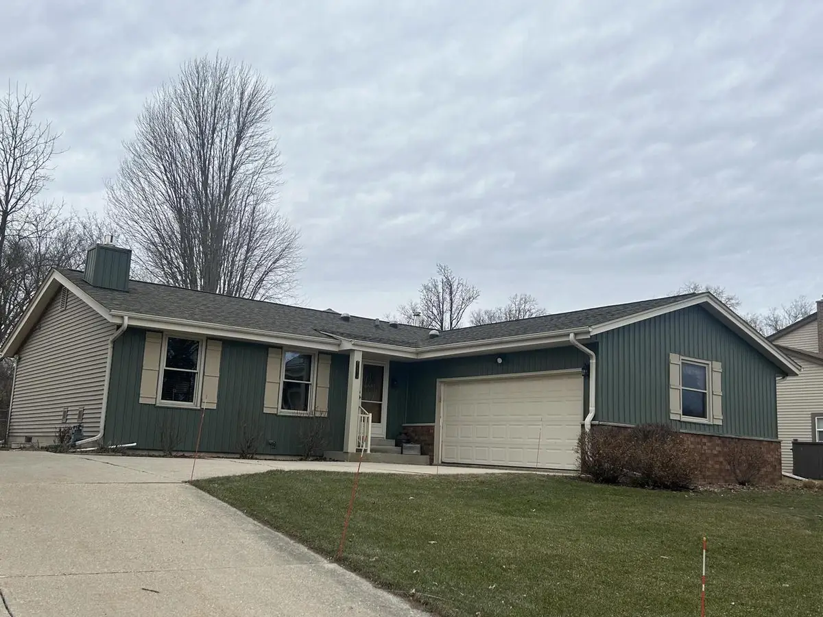 1214 Cherrywood DRIVE, Waukesha, WI 53188 - #1