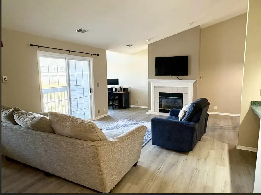 949 Quinlan DRIVE, Pewaukee, WI 53072 - #2