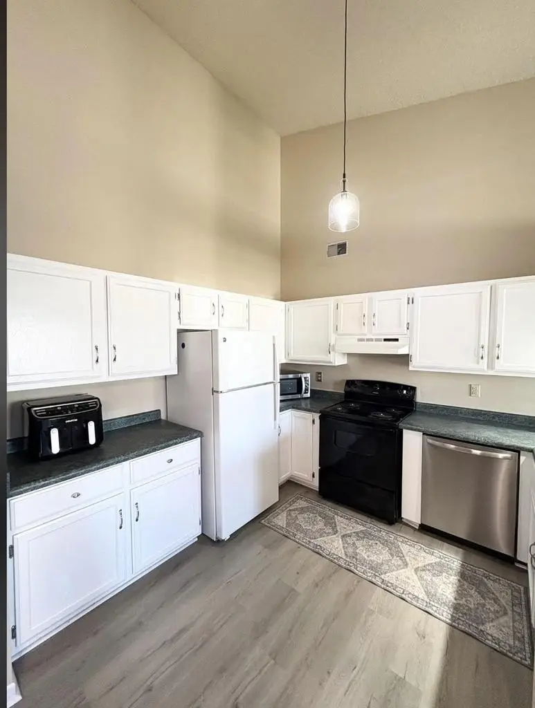 949 Quinlan DRIVE, Pewaukee, WI 53072 - #3