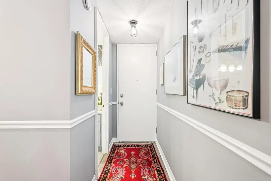 1919 N Summit AVENUE #1C, Milwaukee, WI 53202 - #3