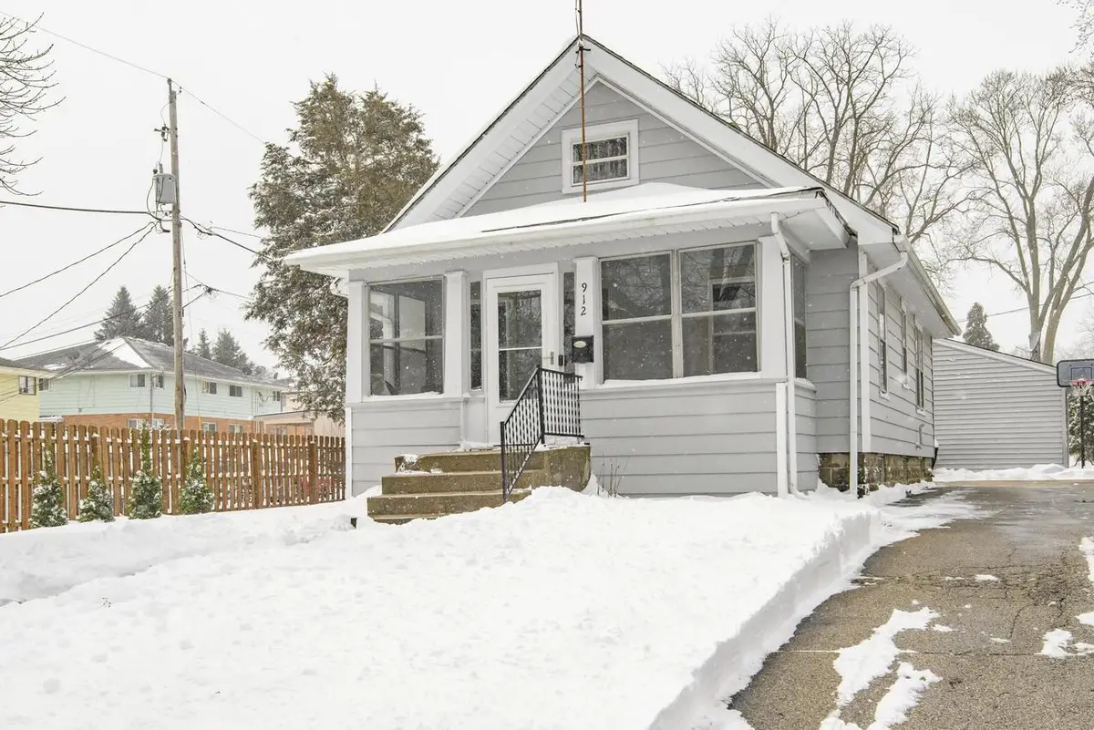 912 Blackstone AVENUE, Waukesha, WI 53186 - #1
