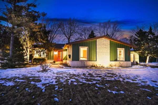 13500 W Old Oak LANE, New Berlin, WI 53151