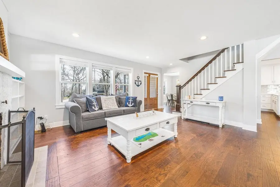 812 Van Slyke DRIVE, Fontana, WI 53125 - #2