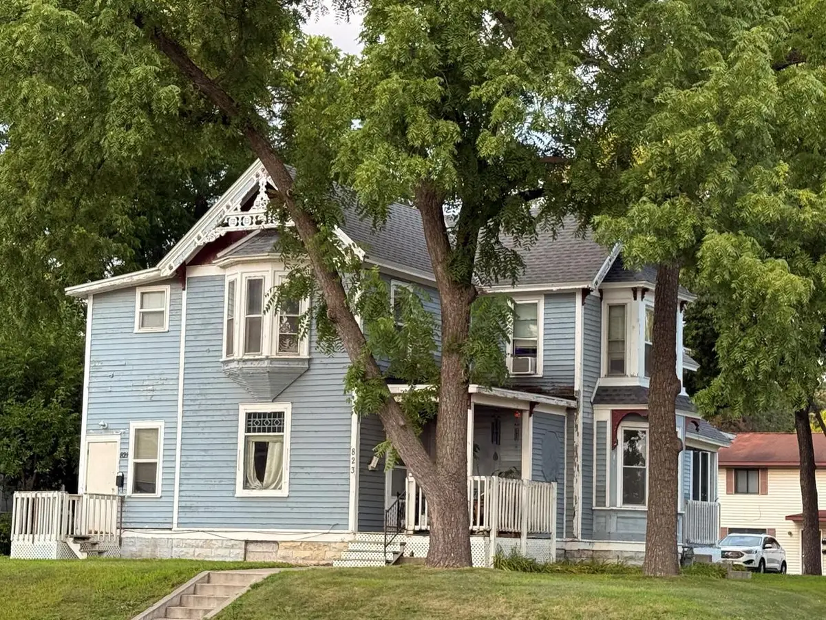 823 West AVENUE S #821, La Crosse, WI 54601 - #1