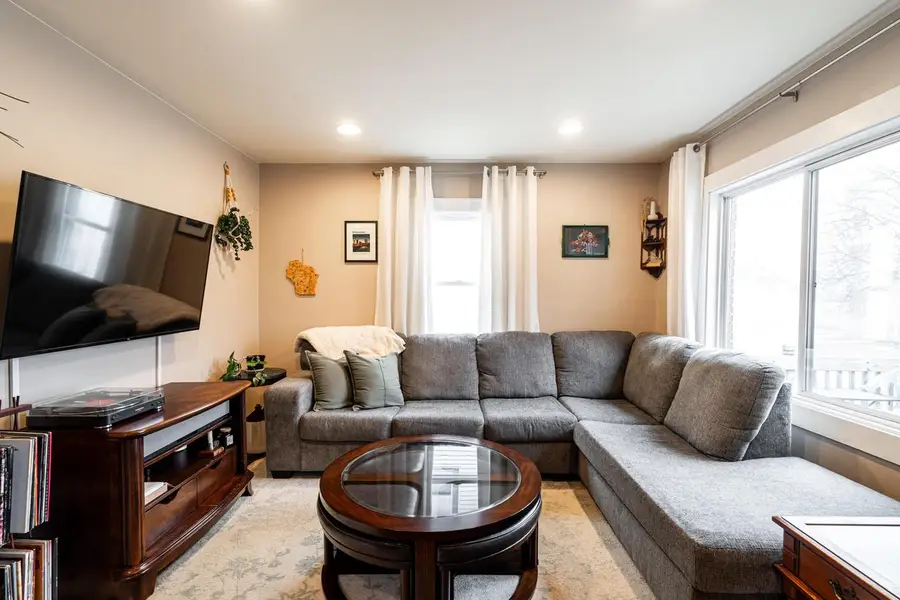 607 S Oak Park COURT, Milwaukee, WI 53214 - #3