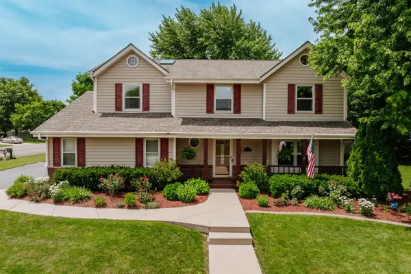 N108W16351 Scarlet DRIVE, Germantown, WI 53022