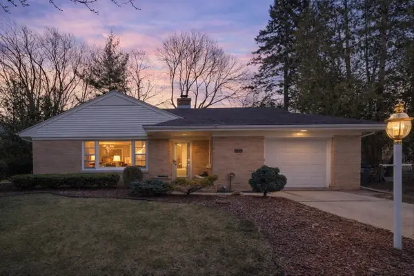 3337 Kensington COURT, Elmwood Park, WI 53405