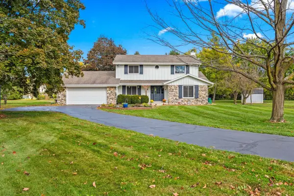 S83W32784 N Oak Tree COURT, Mukwonago, WI 53149