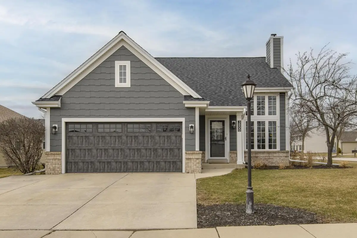 3800 Rivers Crossing DRIVE, Waukesha, WI 53189 - #1