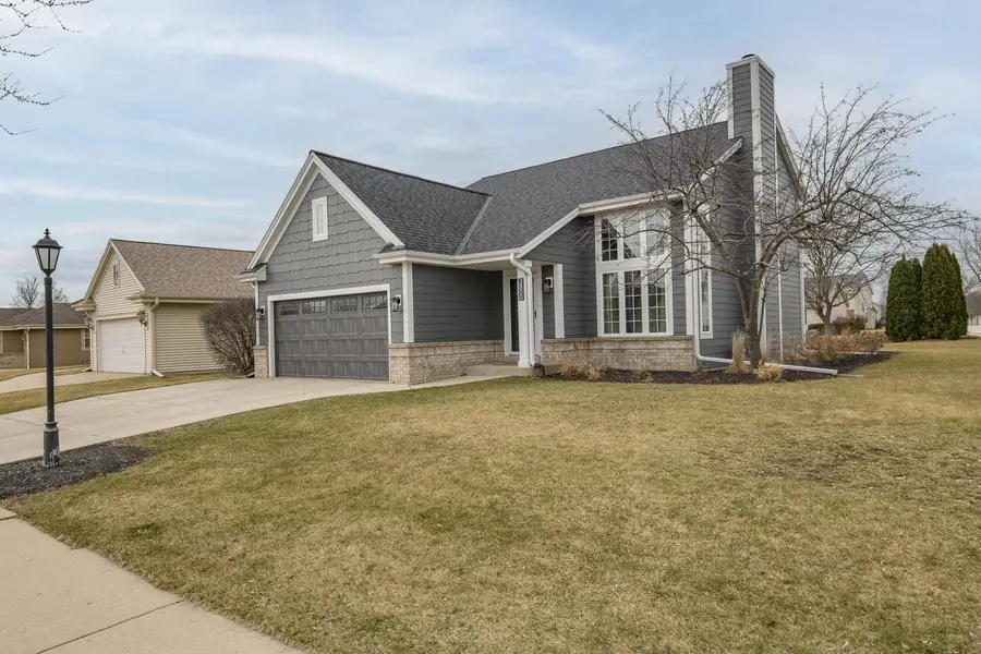 3800 Rivers Crossing DRIVE, Waukesha, WI 53189 - #2