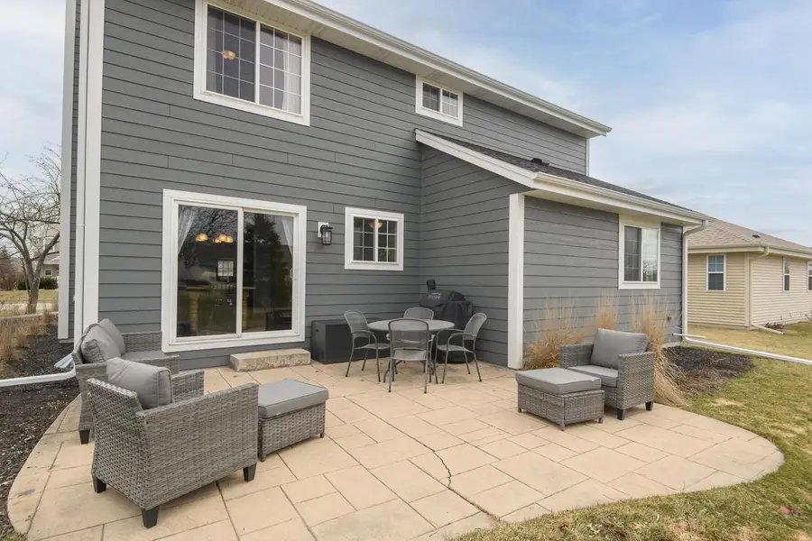 3800 Rivers Crossing DRIVE, Waukesha, WI 53189 - #3