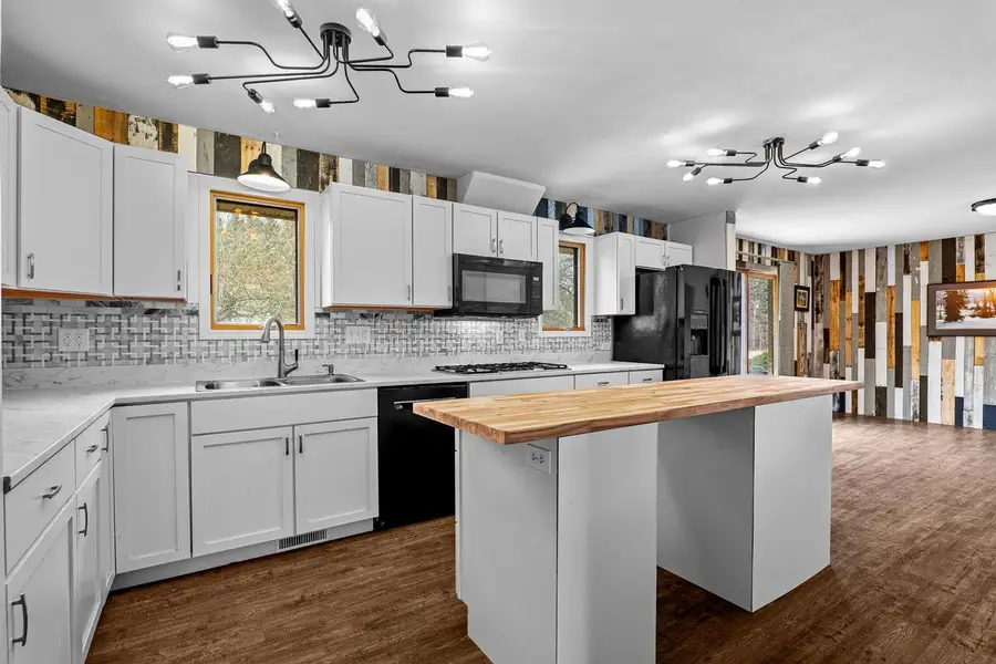 4126 N 47th PLACE, Sheboygan, WI 53083 - #2