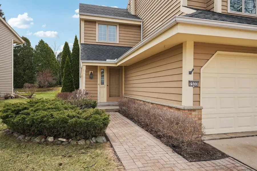 7533 W Tuckaway Creek DRIVE, Franklin, WI 53132 - #2
