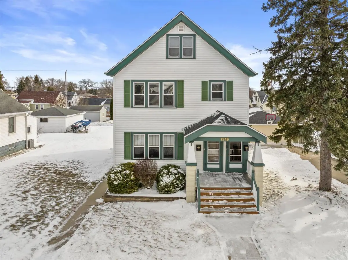 1319 Menomonee AVENUE, South Milwaukee, WI 53172 - #1