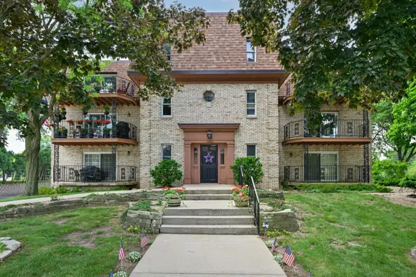 12303 W Center STREET #3A, Wauwatosa, WI 53222