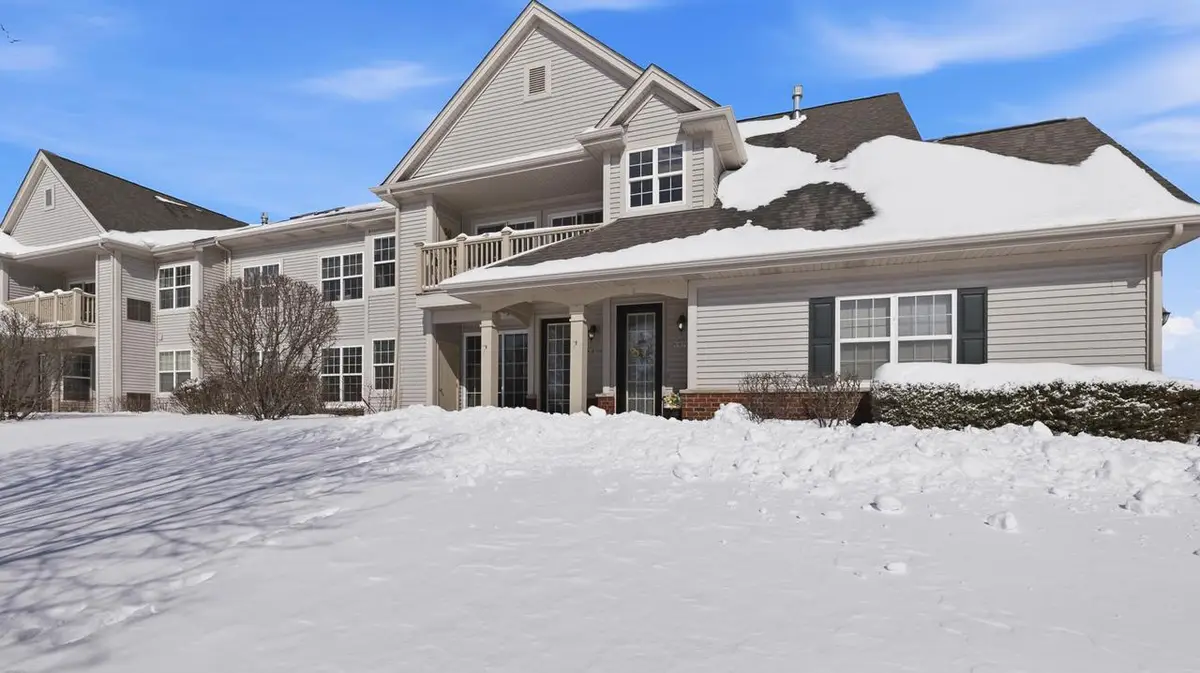 W206N16704 Blackberry CIRCLE #2205, Jackson, WI 53037 - #1