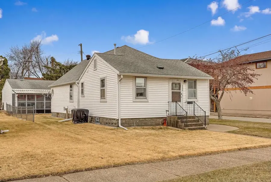 2500 17th STREET S, La Crosse, WI 54601 - #2