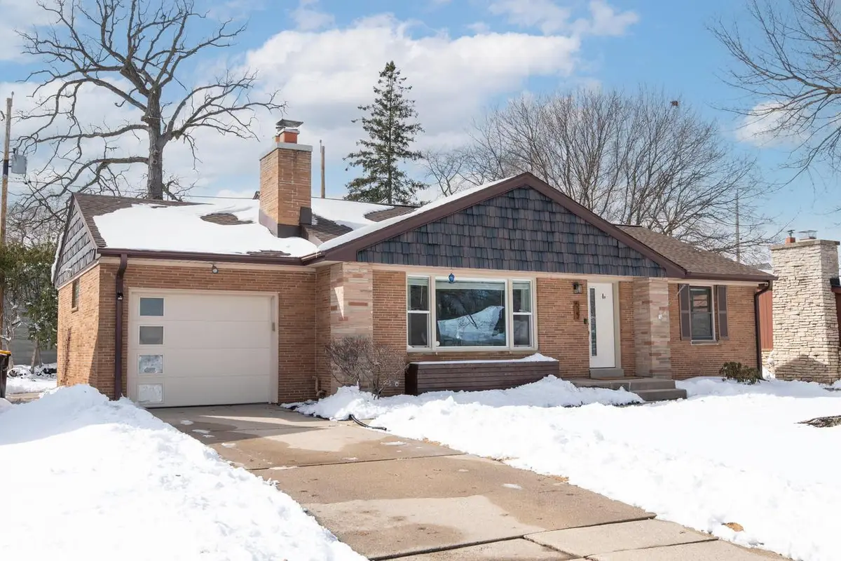 537 N 114th STREET, Wauwatosa, WI 53226 - #1