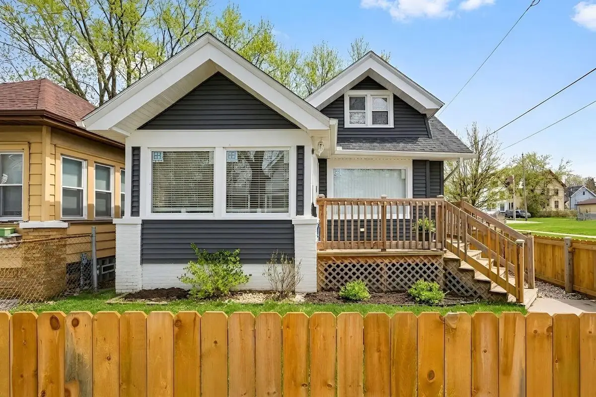 3299 N 9th STREET, Milwaukee, WI 53206 - #1