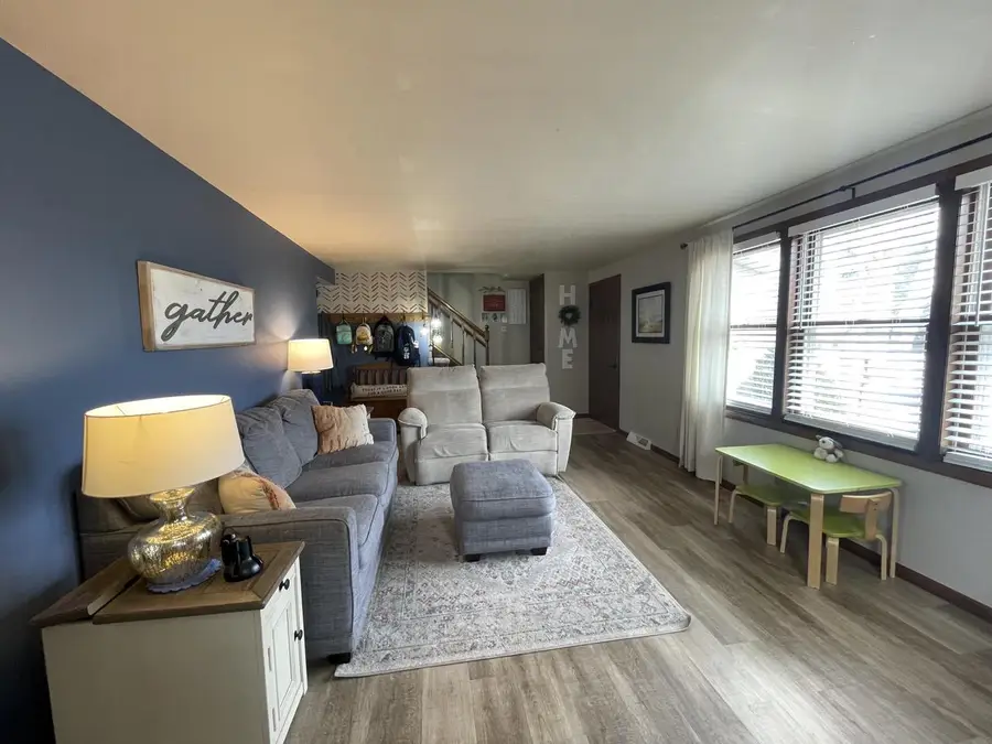 137 Chippewa DRIVE, Sheboygan Falls, WI 53085 - #2