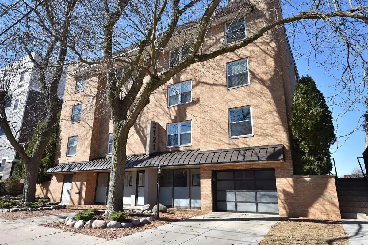 2121 N Cambridge AVENUE #205, Milwaukee, WI 53202 - #1