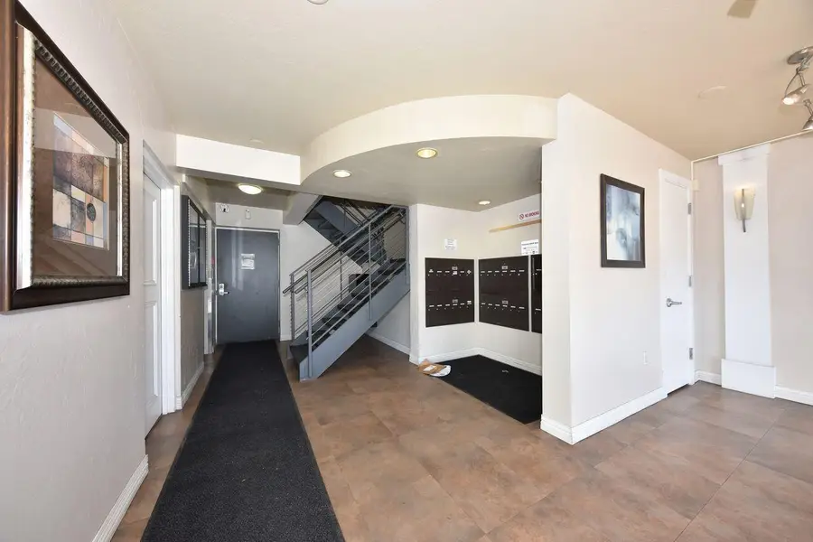 2121 N Cambridge AVENUE #205, Milwaukee, WI 53202 - #2