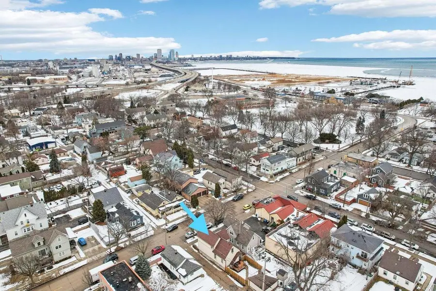 1425 E Russell AVENUE, Milwaukee, WI 53207 - #3