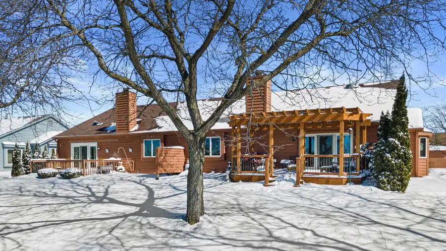 W179N9773 Riversbend CIRCLE W, Germantown, WI 53022 - #3