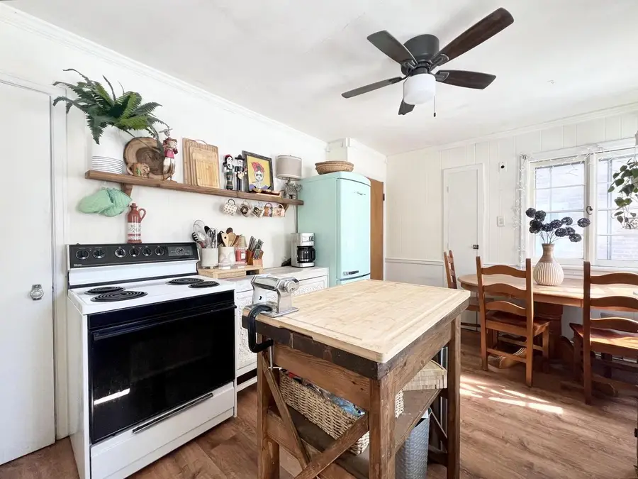 160 W Crawford AVENUE, Milwaukee, WI 53207 - #3