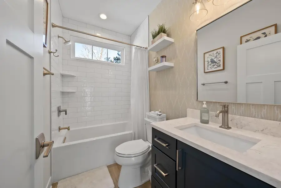 422 S Lakeshore DRIVE, Fontana, WI 53125 - #3