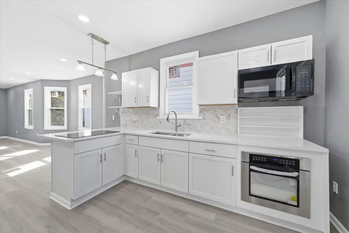 3341 N Richards STREET, Milwaukee, WI 53212 - #1