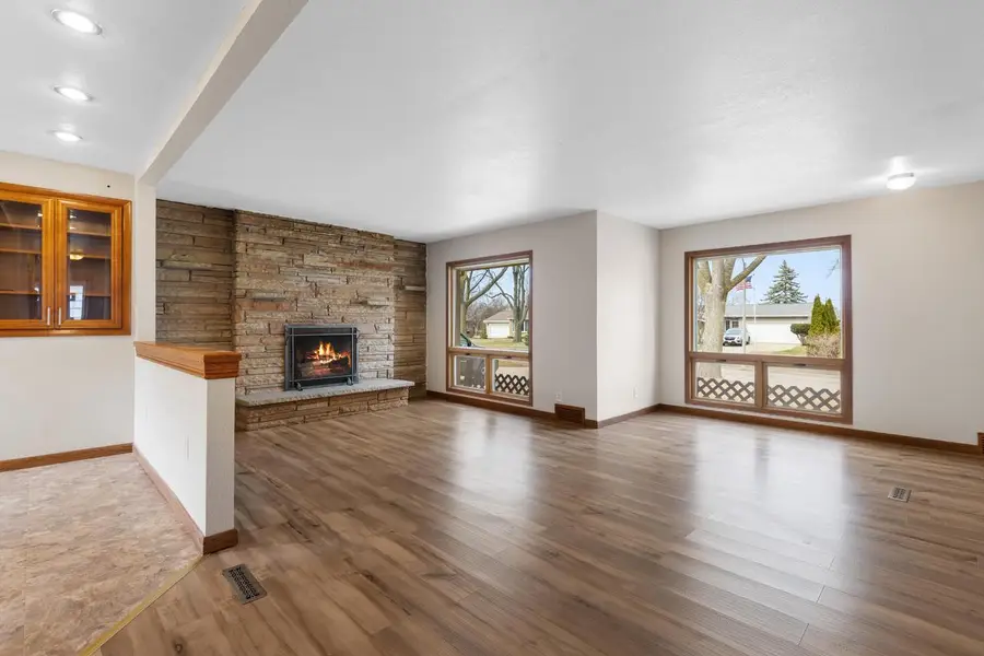 1407 W Mallory AVENUE, Milwaukee, WI 53221 - #3