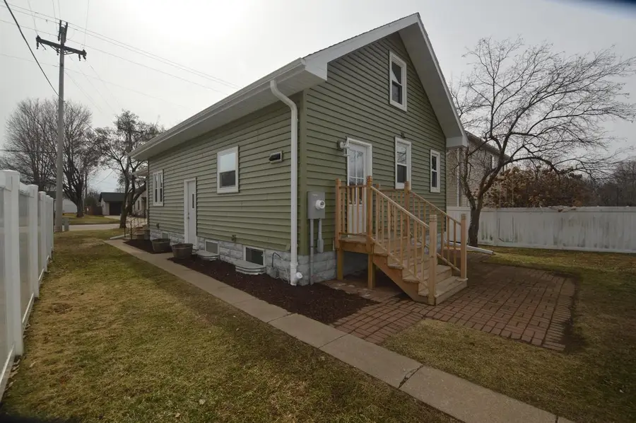 109 Roberts STREET W, Holmen, WI 54636 - #3
